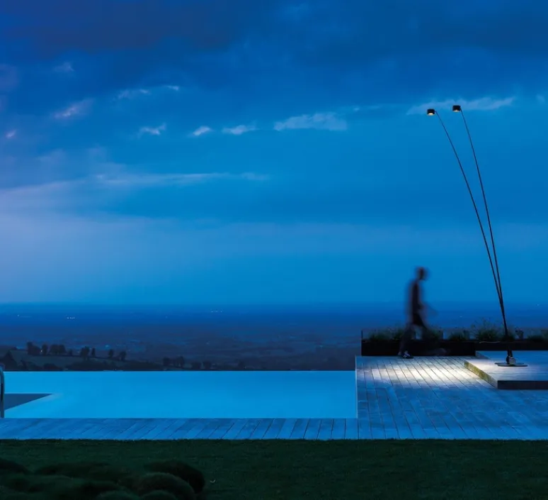 Lampadaire*Davide Groppi Lampadaire d'extérieur, Sampei 440 outdoor, , IP65, LED, 3000K, 639lm, L230cm, H366cm - noir mat