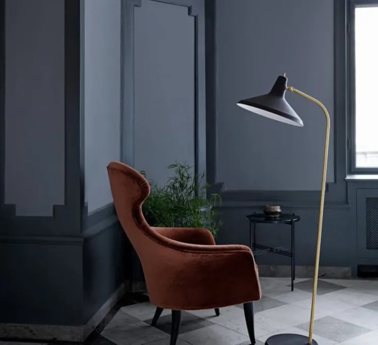 Lampadaire, G10, noir et laiton, Ø26,5cm, H140cm - Gubi