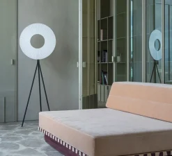 Lampadaire*Dix heures dix Lampadaire, Iris Tripod 60, blanc & noir, LED, dim, 2700K, 5250 lm, L169,5cm, H53,4cm - blanc & noir