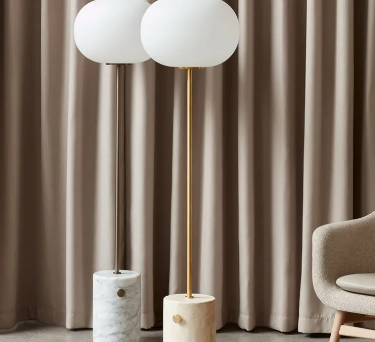 Lampadaire, JWDA , marbre, laiton bruni, Ø39cm, H150cm - Audo Copenhagen