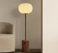 Lampadaire, JWDA, Rouge travertin, bronze, Ø39cm, H150cm - Audo Copenhagen