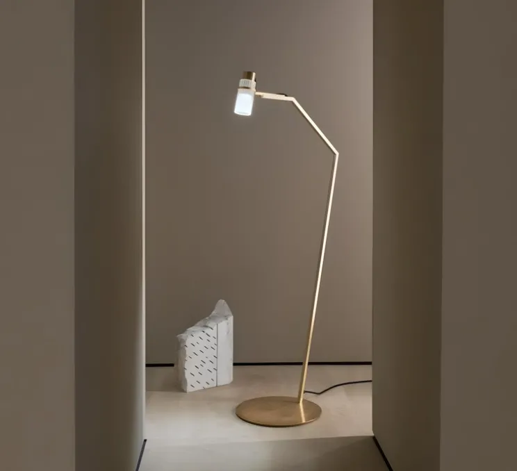 Lampadaire, Lei, 564.61, laiton satiné, verre transparent, L32cm, H127,1cm - Tooy