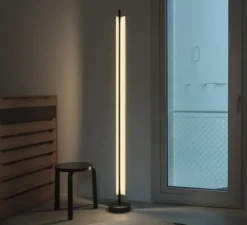 Lampadaire*Santa & Cole Lampadaire, Lámina 165 , , LED, dim, 2700K, 1484 lm, Ø21cm, H187,5cm - noir
