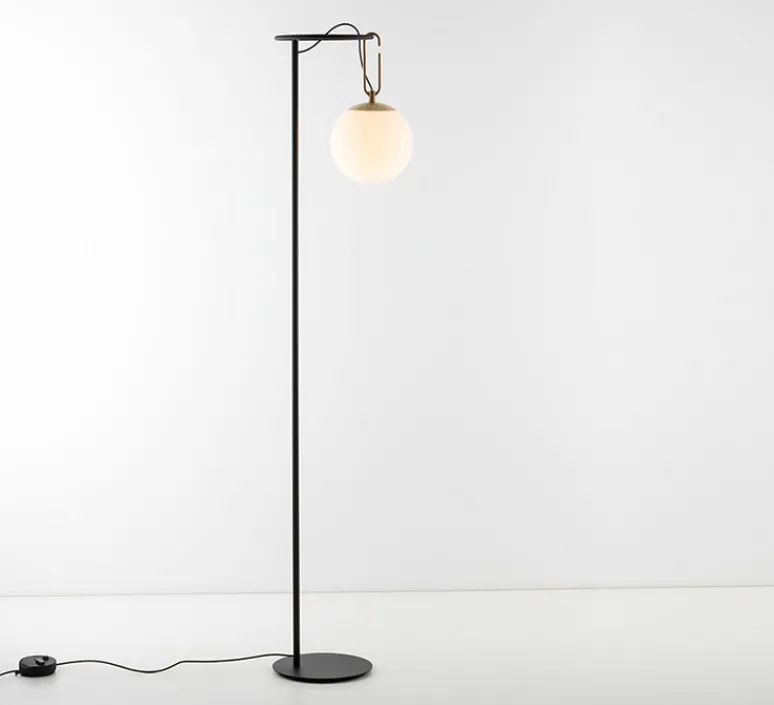 Lampadaire*Artemide Lampadaire, NH, , Ø42cm, H171,8cm - noir, laiton et blanc