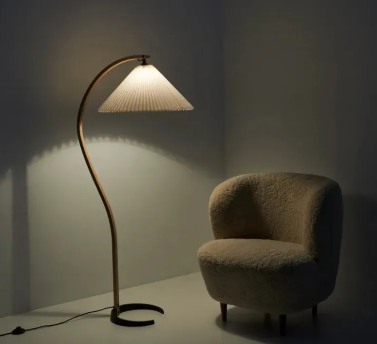 Lampadaire*Gubi Lampadaire, Timberline, Réédition, , Ø55cm, H151cm - blanc