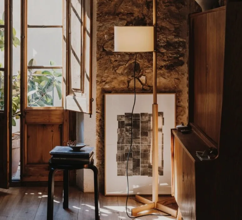 Lampadaire*Santa & Cole Lampadaire, TMM, , Ø60cm, H166cm - hêtre, abat-jour beige