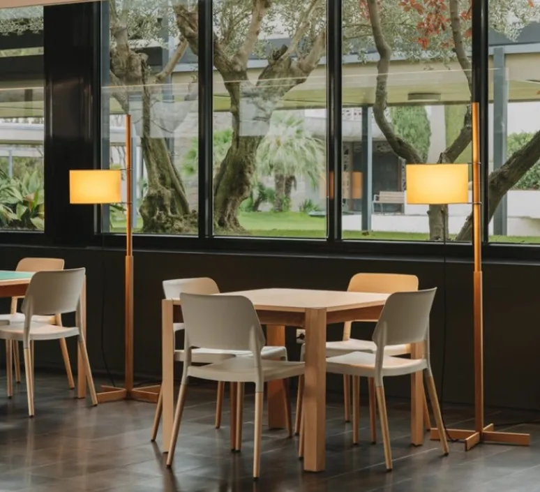 Lampadaire*Santa & Cole Lampadaire, TMM, , Ø60cm, H166cm - hêtre, abat-jour beige