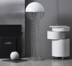 Lampadaire*Verpan Lampadaire, Wire, , Ø40cm, H120cm - blanc, chrome