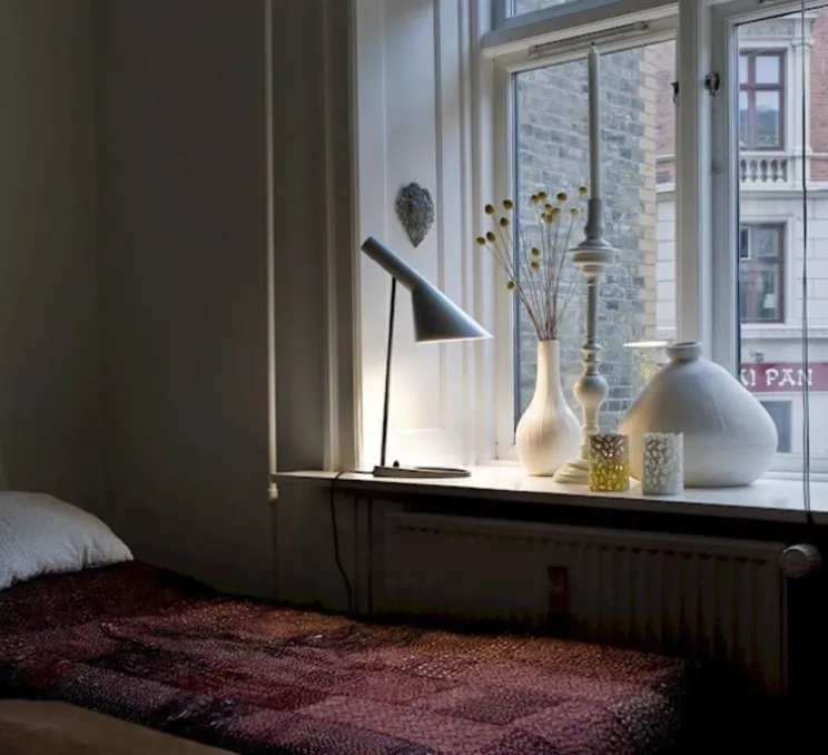 Lampe à poser, AJ, blanc, L21,5cm, H56cm - Louis Poulsen