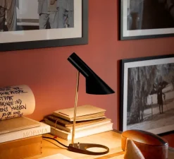 Lampe à poser, AJ Mini, noir, laiton, L24,7cm, H43,3cm - Louis Poulsen