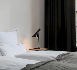 Lampe*Louis Poulsen Lampe à poser, AJ, , L21,5cm, H56cm - noir