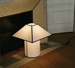 Lampe*HAY Lampe à poser, Ava Pyramid 450, , L45cm, H50cm - blanc et noir