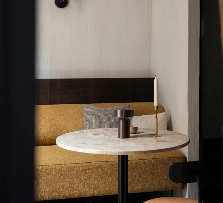 Lampe*Audo Copenhagen Lampe à poser, Baladeuse, Column , , IP44, LED, dim, 2700K, 150 lm, Ø12cm, H17,6cm - bronze