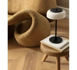 Lampe*Nuura Lampe à poser, Blossi small, , LED, dim, 2700K, 463 lm, Ø17cm, H33cm - noir, opal