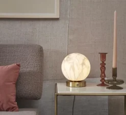 Lampe*It's about Romi Lampe à poser, Carrara, Finition , Ø16cm, H18cm - Marbre blanc, laiton