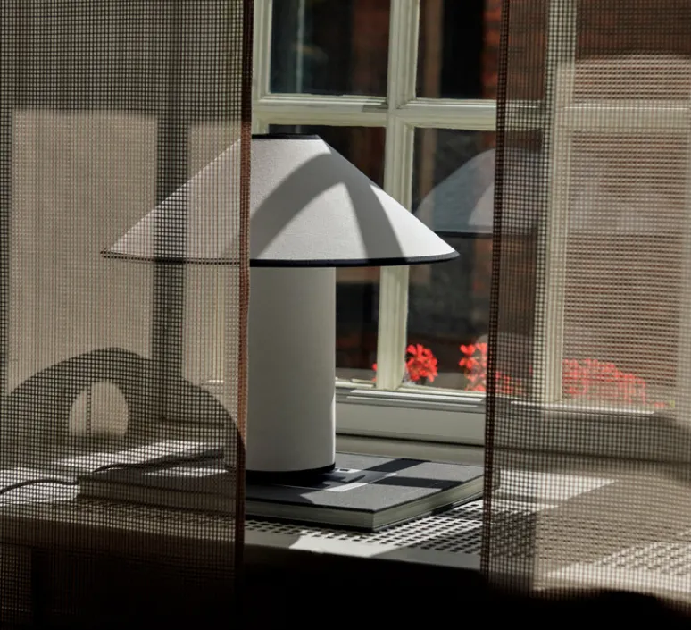 Lampe*Andtradition Lampe à poser, Colette ATD6, , Ø32cm, H30cm - blanc et noir