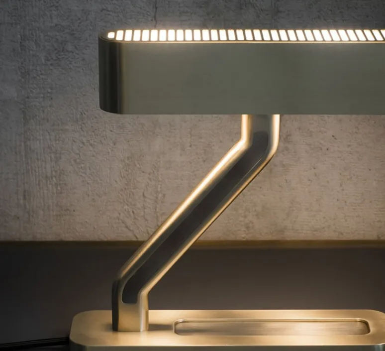 Lampe*Bert frank Lampe à poser, Colt, , L43cm, H27,9cm - laiton