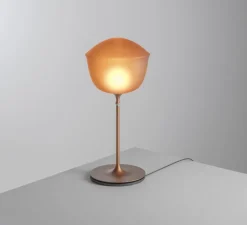 Lampe*A-N-D Lampe à poser, Contour 225, , LED, dim, 1800-3000K, Ø22,5cm, H49,5cm - jaune citrine