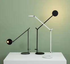 Lampe*Artemide Lampe à poser, Demetra, , LED, 3000K, 385lm, L20cm, H57-84cm - corps noir et base noire