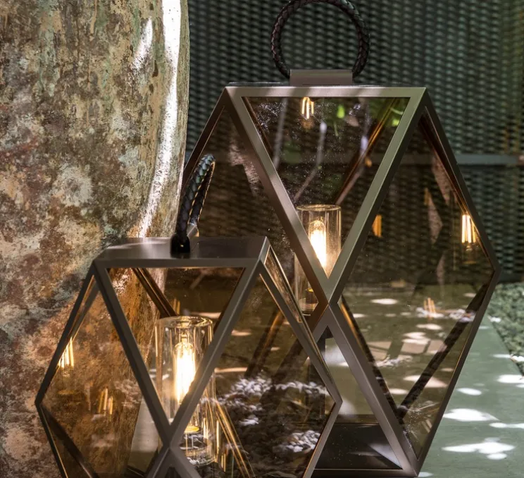 Lampe à poser d'extérieur, Muse Lantern, large, bronze, ambre, IP68, Ø60cm, H60cm - Contardi