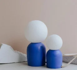 Lampe à poser, Fat Dédée, bleu, Ø12cm, H35cm - Zuri