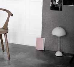 Lampe à poser, FlowerPot VP3, gris mat, Ø23cm, H50cm - Andtradition