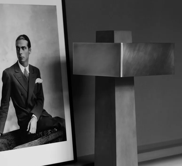 Lampe*DCW éditions Paris Lampe à poser, Iota, , Cauvet, LED, dim, 2700K, 660 lm, L23,8cm, H43,4cm - gris, or