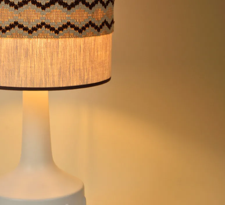 Lampe*Market Set Lampe à poser, Jimmy L, , Ø32cm, H83cm - blanc, beige et galon à motif