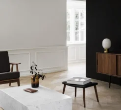 Lampe à poser, JWDA , laiton poli, opalin brillant, Ø17cm, H29cm - Audo Copenhagen