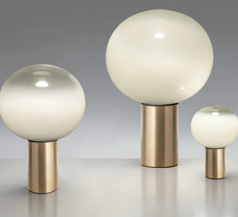Lampe*Artemide Lampe à poser, Laguna Tavolo, , dimmable, Ø26cm, H38,3cm - transparent fumé, laiton satiné
