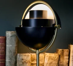 Lampe*Gubi Lampe à poser, Multi-Lite Portable, , Ø15cm, H30cm - laiton, noir mat