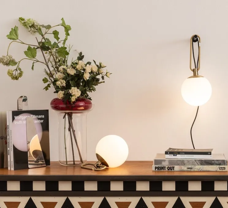 Lampe à poser, NH, blanc, laiton- Artemide