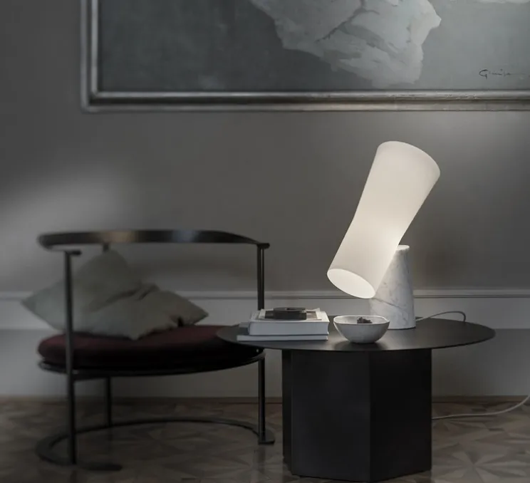 Lampe à poser, Nile, Marbre de carrare, diffuseur blanc, L41cm, H55cm - Foscarini