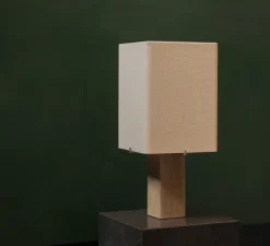 Lampe à poser, Nonna, Travertin, abat-jour sable, Ø23,5cm, H49cm - Audo Copenhagen