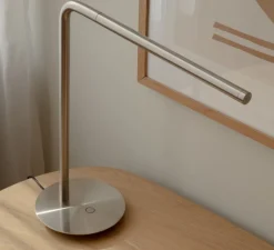 Lampe*Umage Lampe à poser, Omni, , LED, dim, 3000K, 500 lm, L44,7cm, H45,9cm - acier brossé