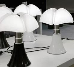 Lampe à poser, PIPISTRELLO, noir, brillant, Ø55cm, H86cm - Martinelli-luce