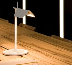 Lampe*Flos Lampe à poser, Tab, , LED, 2700K, 347lm, L27,3cm, H32,7cm - blanc