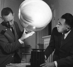 Lampe*Flos Lampe à poser, Taccia PMMA, , LED, 2700K, 1400lm, Ø49,5cm, H64,5cm - argent anodisé