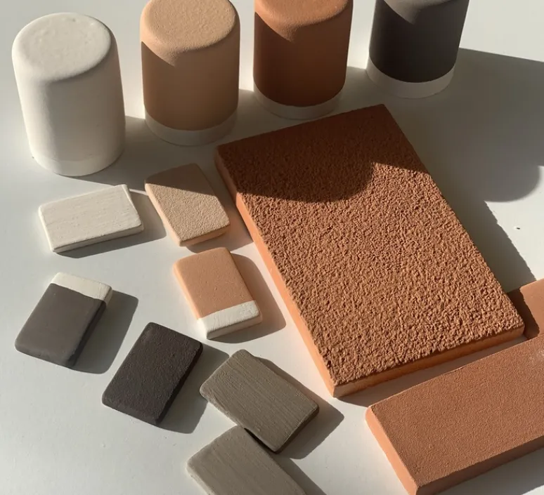 Lampe*Pott Lampe à poser, Terra Big, , IP44, LED, dim, 2700K, 1000 lm, Ø37,2cm, H48,2cm - blanc/lignes, chocolat/lignes, rouge/lignes