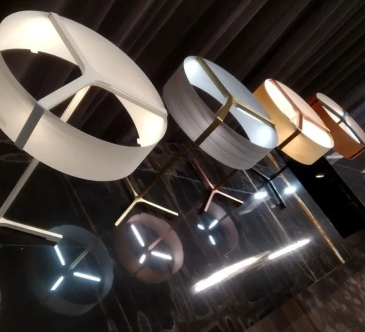 Lampe à poser, Thesis, cerisier, métal finition noir mat, LED, 3000K, 1930lm, Ø30cm, H43cm - LZF