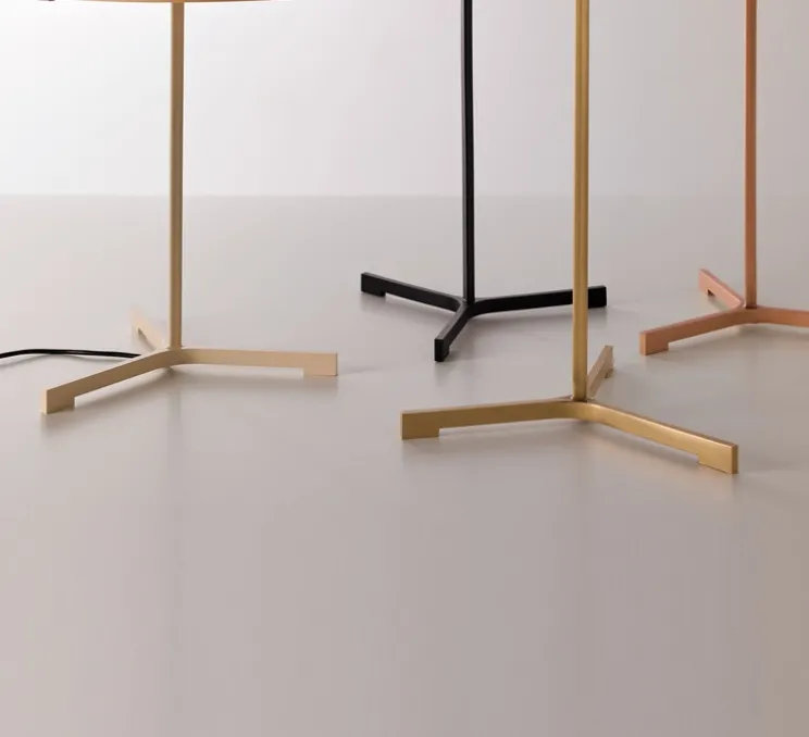 Lampe à poser, Thesis, cerisier, métal finition noir mat, LED, 3000K, 1930lm, Ø30cm, H43cm - LZF