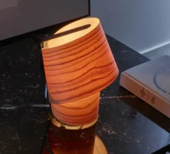 Lampe à poser, Tiny, cerisier naturel, Ø15cm, H22,5cm - LZF