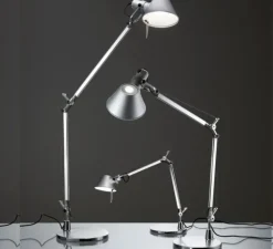 Lampe|Enfants*Artemide Lampe à poser, Tolomeo Table, Aluminium, H129cm, L122cm,3000k, 632lm- gris