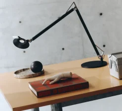 Lampe*Stilnovo Lampe à poser, Torino, , LED, dim, 2700K, 947 lm, L79,4cm, H88,9cm - noir