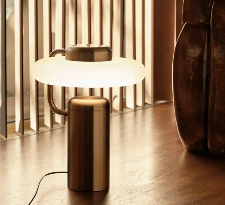 Lampe à poser, Tratto, laiton, LED, dim, 2700K, 1450 lm, L27cm, H33cm - KDLN