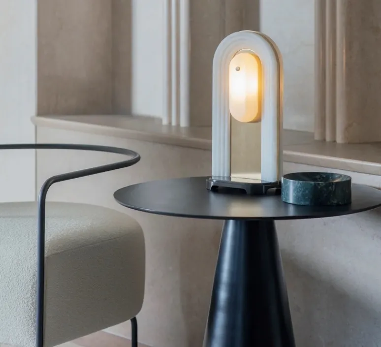 Lampe*Bert frank Lampe à poser, Vima, , L36cm, H37cm - albâtre, laiton brossé