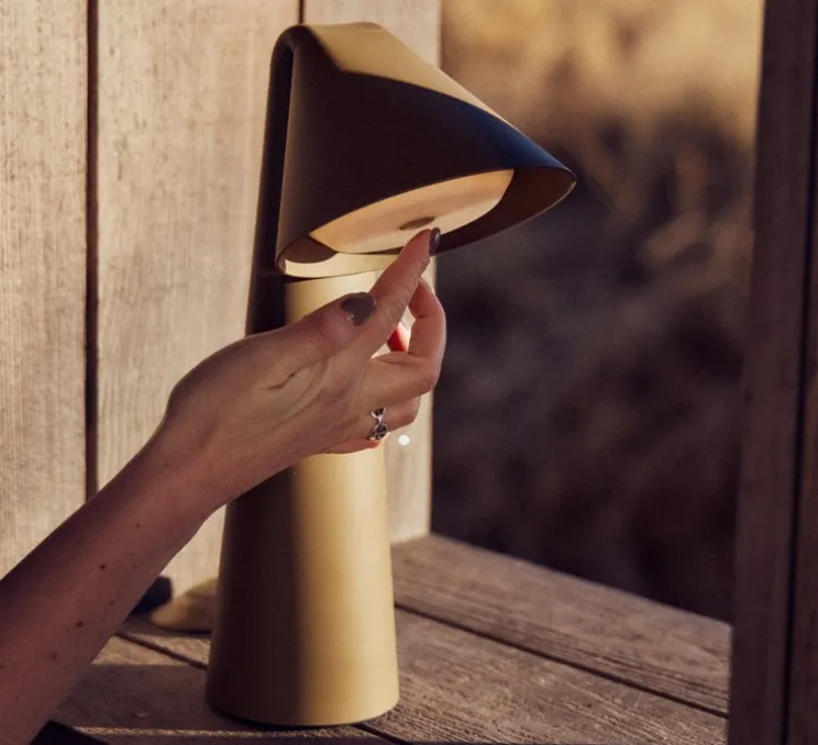 Lampe, Baladeuse, Ami, vert olive, IP44, LED, dim, 2700K, 30-75-150 lm, Ø9cm, H31,6cm - Frandsen