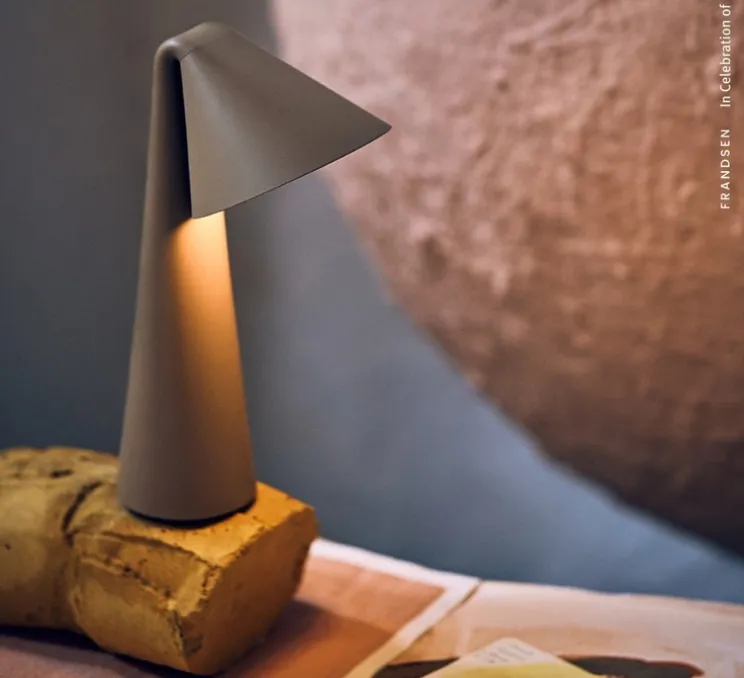 Lampe, Baladeuse, Ami, vert olive, IP44, LED, dim, 2700K, 30-75-150 lm, Ø9cm, H31,6cm - Frandsen