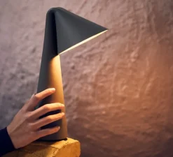 Lampe, Baladeuse, Ami, vert olive, IP44, LED, dim, 2700K, 30-75-150 lm, Ø9cm, H31,6cm - Frandsen