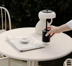 Lampe*Nuura Lampe, Baladeuse, Blossi Portable Mini, , IP65, LED, dim, 2700K, 230 lm, Ø14cm, H26,2cm - noir, opal